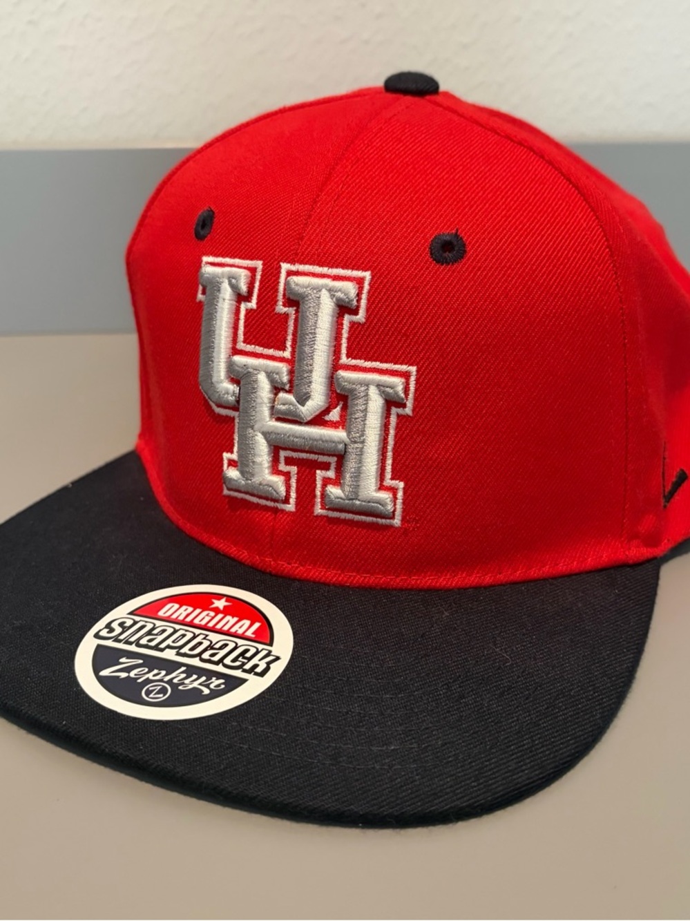 NEW UH Houston Cougars Zephyr Snapback Hat NCAA Logo Adult One Size Red/Black